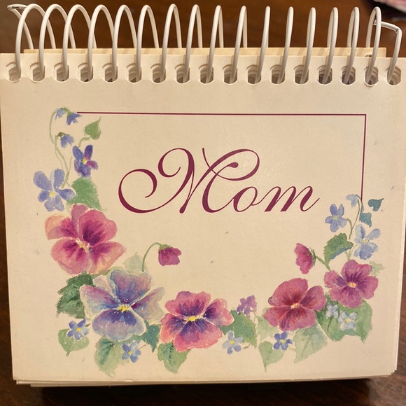 MOM Motivational Inspirational Daily Quotes Perpetual Flip Calendar with easel - Picture 15 of 16